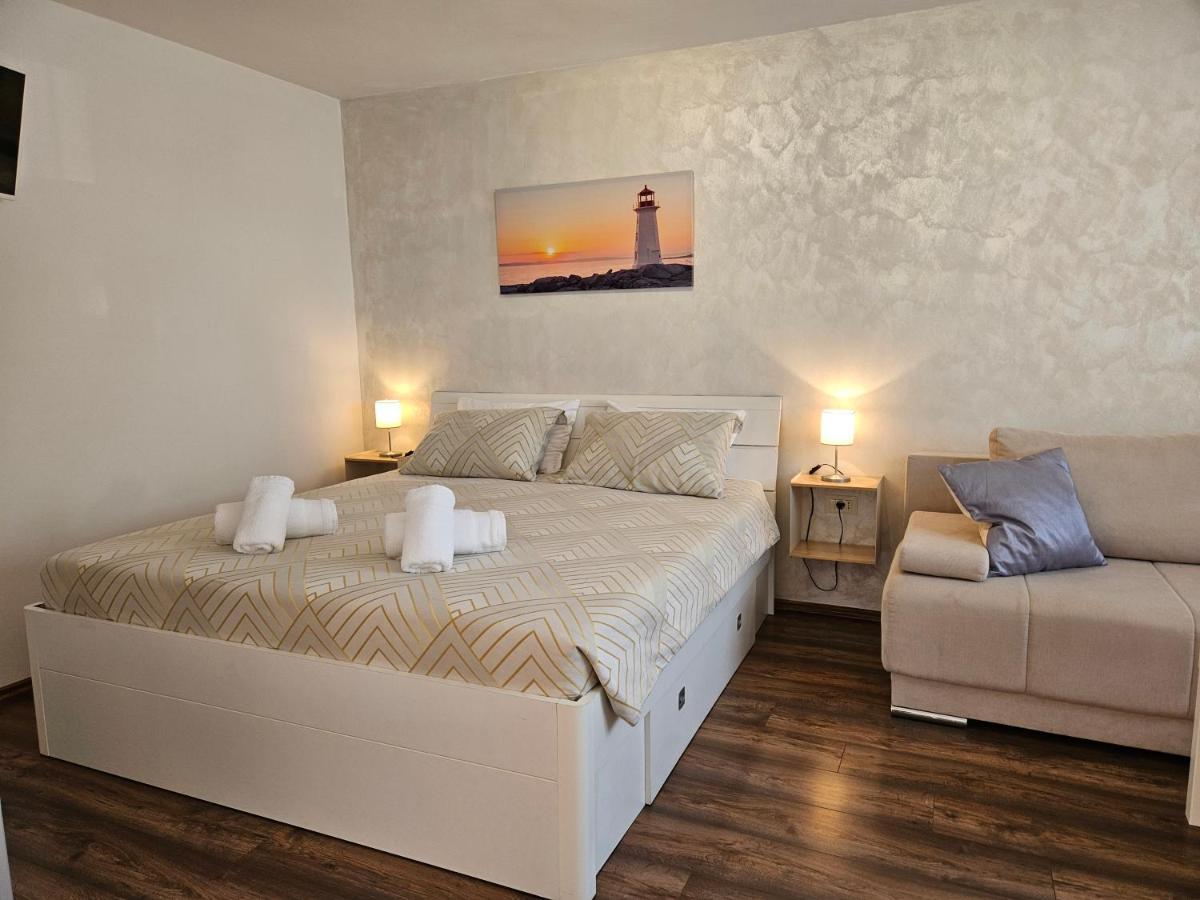 Apartmani Grzinic 罗维尼 外观 照片