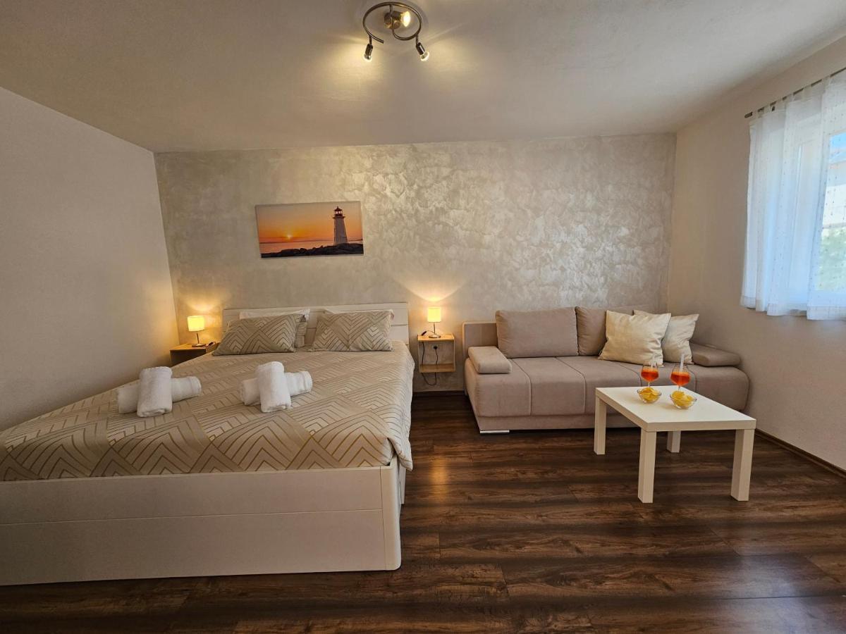 Apartmani Grzinic 罗维尼 外观 照片