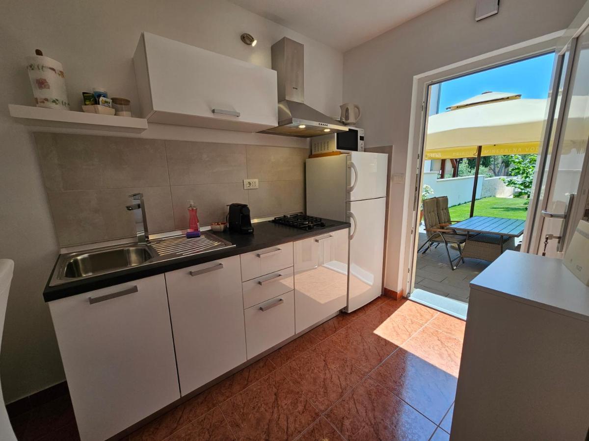 Apartmani Grzinic 罗维尼 外观 照片