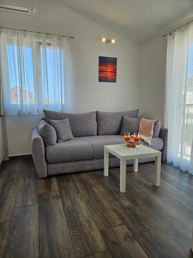 Apartmani Grzinic 罗维尼 外观 照片
