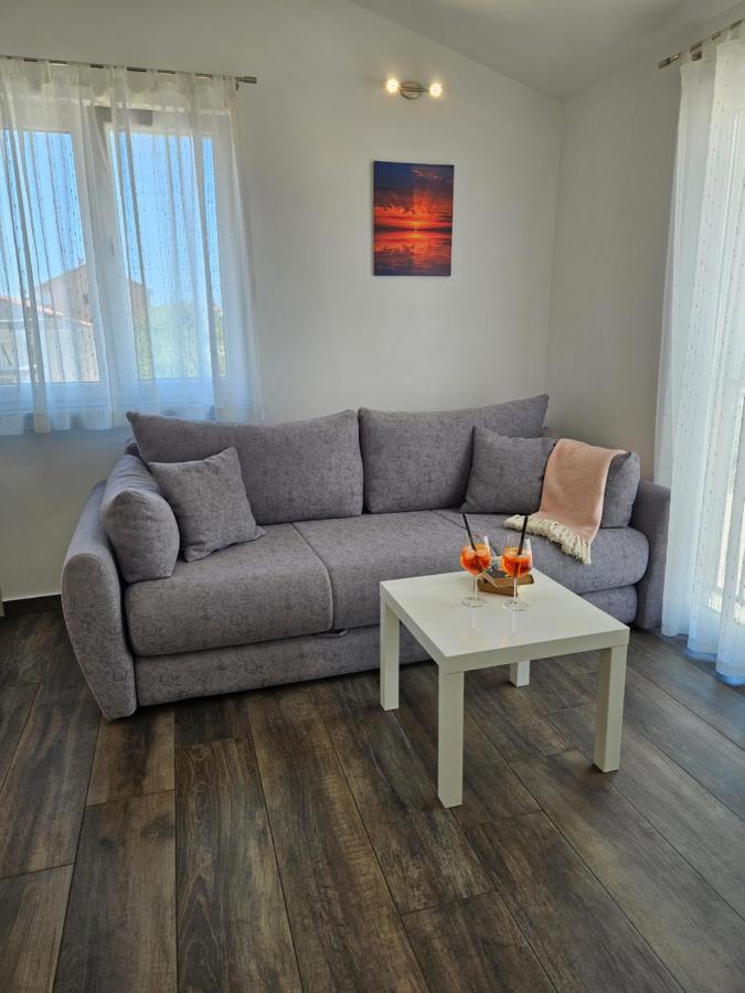 Apartmani Grzinic 罗维尼 外观 照片