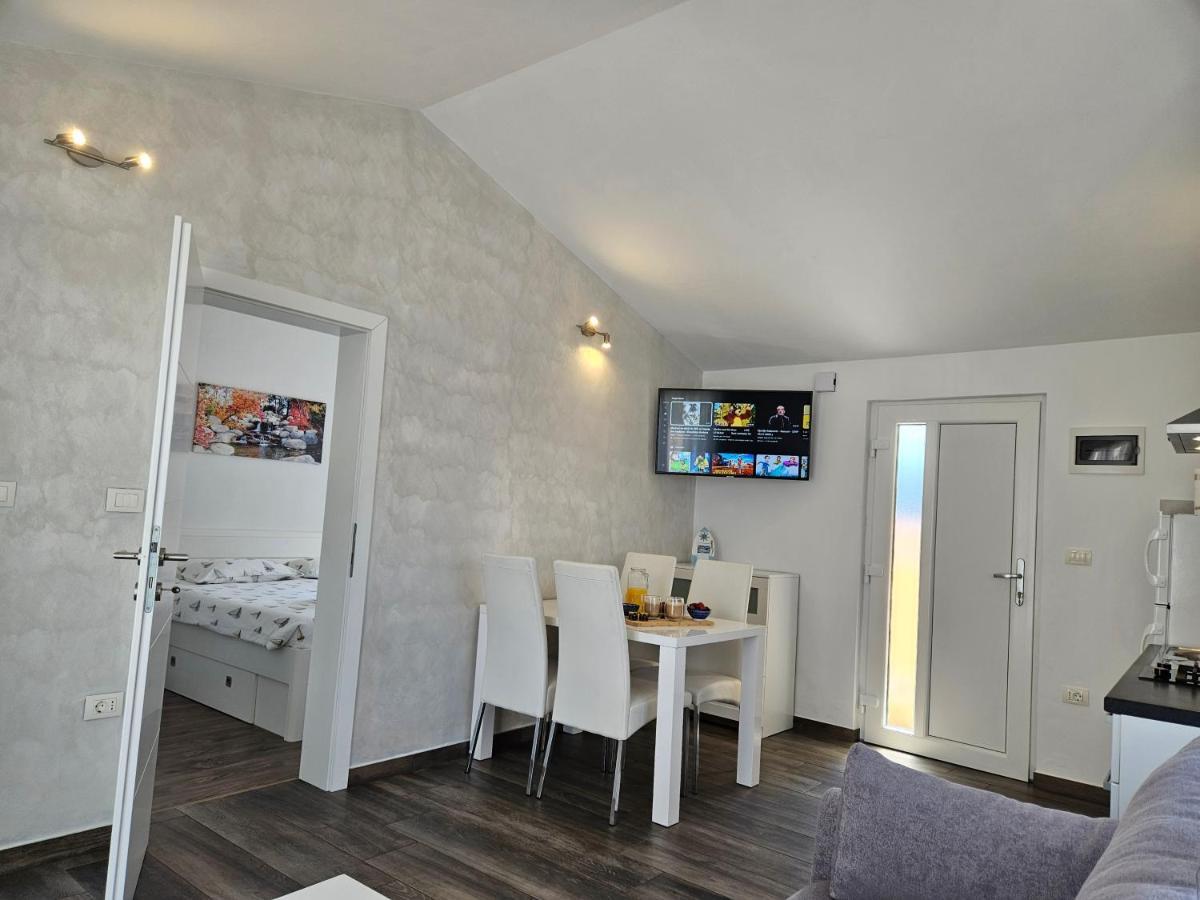 Apartmani Grzinic 罗维尼 外观 照片